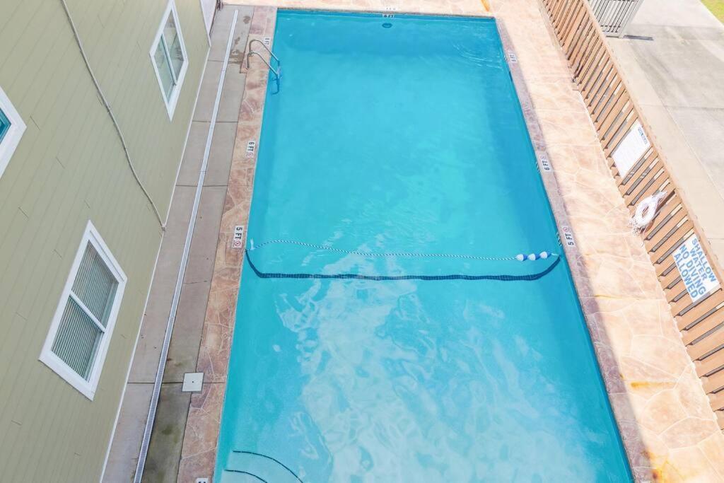 Right Across Beach Pool View Private Balcony By Zen Living Short Term Rental Myrtle Beach Exteriör bild