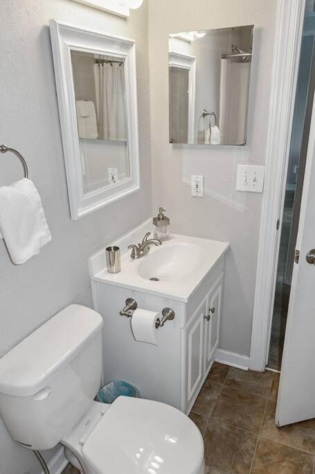 Right Across Beach Pool View Private Balcony By Zen Living Short Term Rental Myrtle Beach Exteriör bild