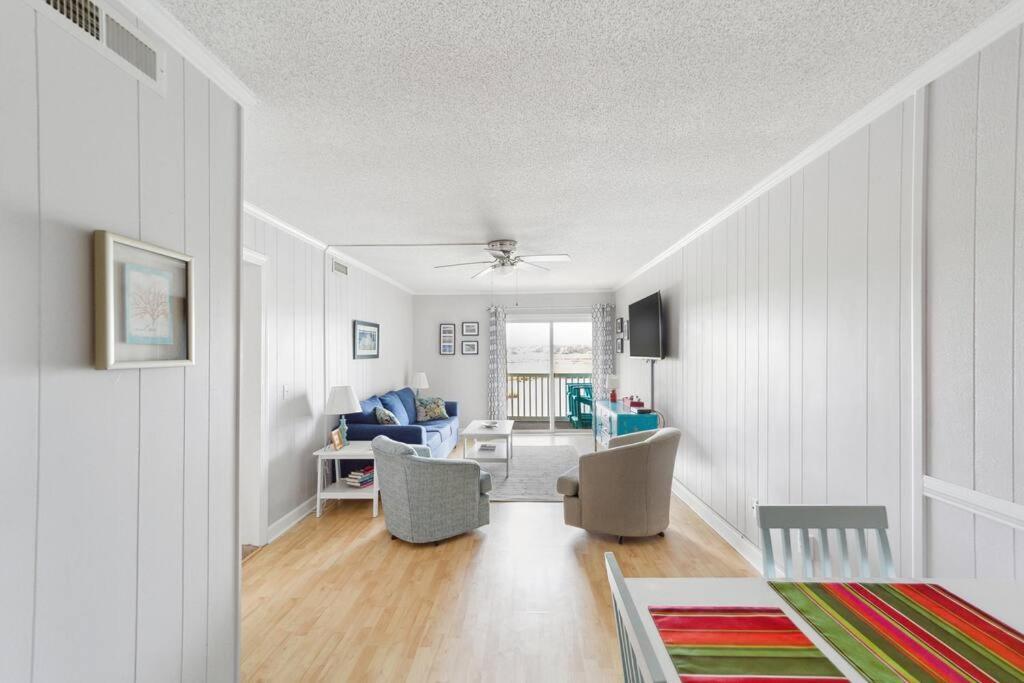 Right Across Beach Pool View Private Balcony By Zen Living Short Term Rental Myrtle Beach Exteriör bild